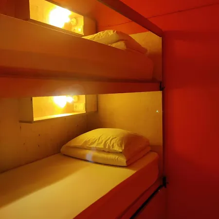 Out Of The Blue Hostal *