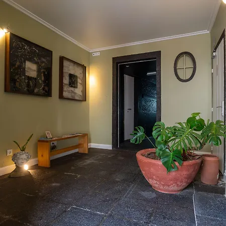 Hostel Out Of The Blue Ponta Delgada