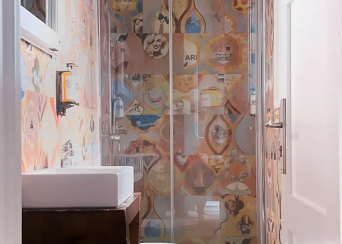 Out Of The Blue Hostel *