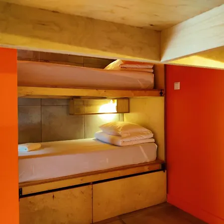 Hostel Out Of The Blue *