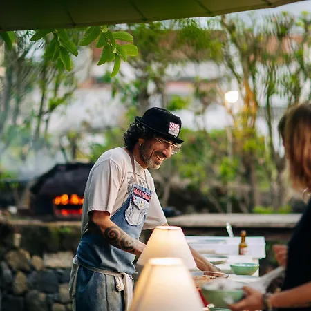 Хостел Out Of The Blue *