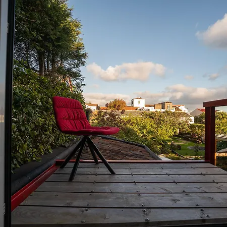 Out Of The Blue Хостел *