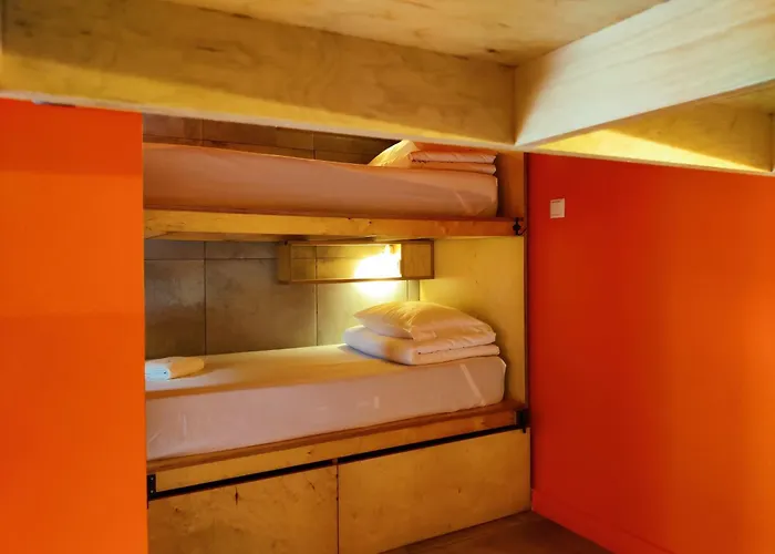 Hostel Out Of The Blue *