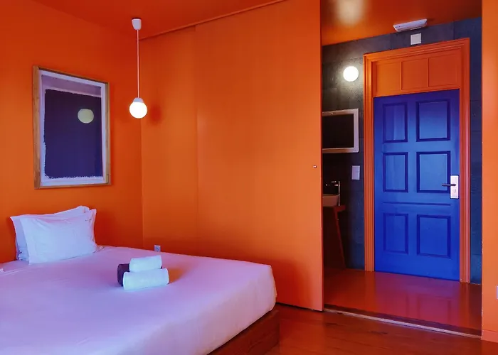 Hostel Out Of The Blue *