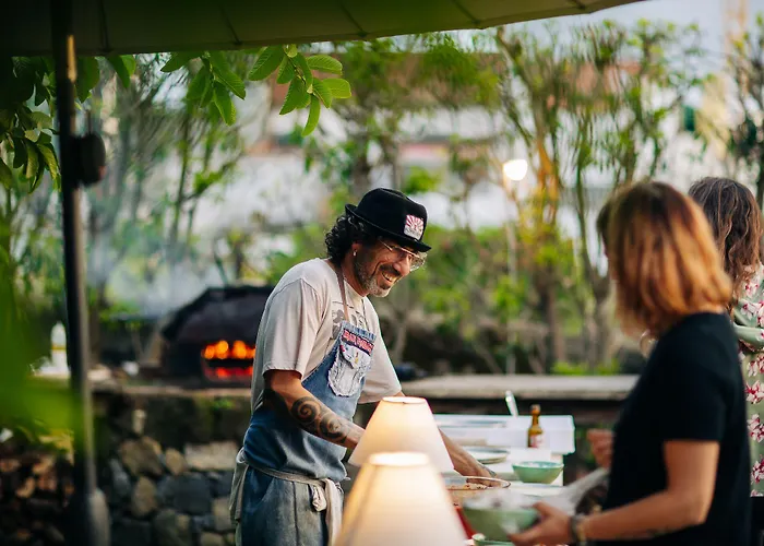 Hostel Out Of The Blue *